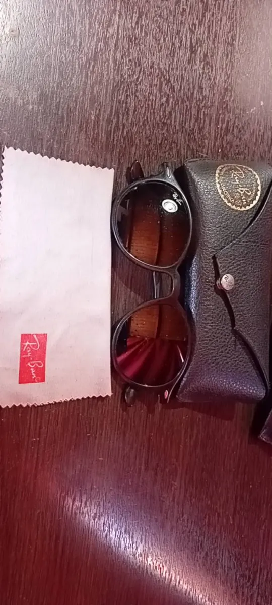 Gafas usadas originales rayban para repuesto.
