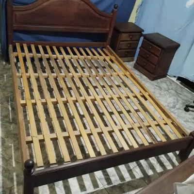 cama de 2 plazas + juego de mesas de luz
