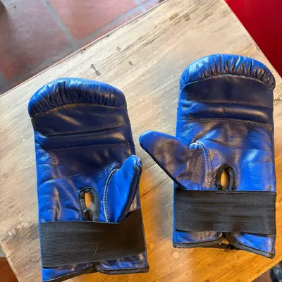 Guantes de Boxeo CORTI Profesionales Talle 2 – Vintage – Industria Argentina